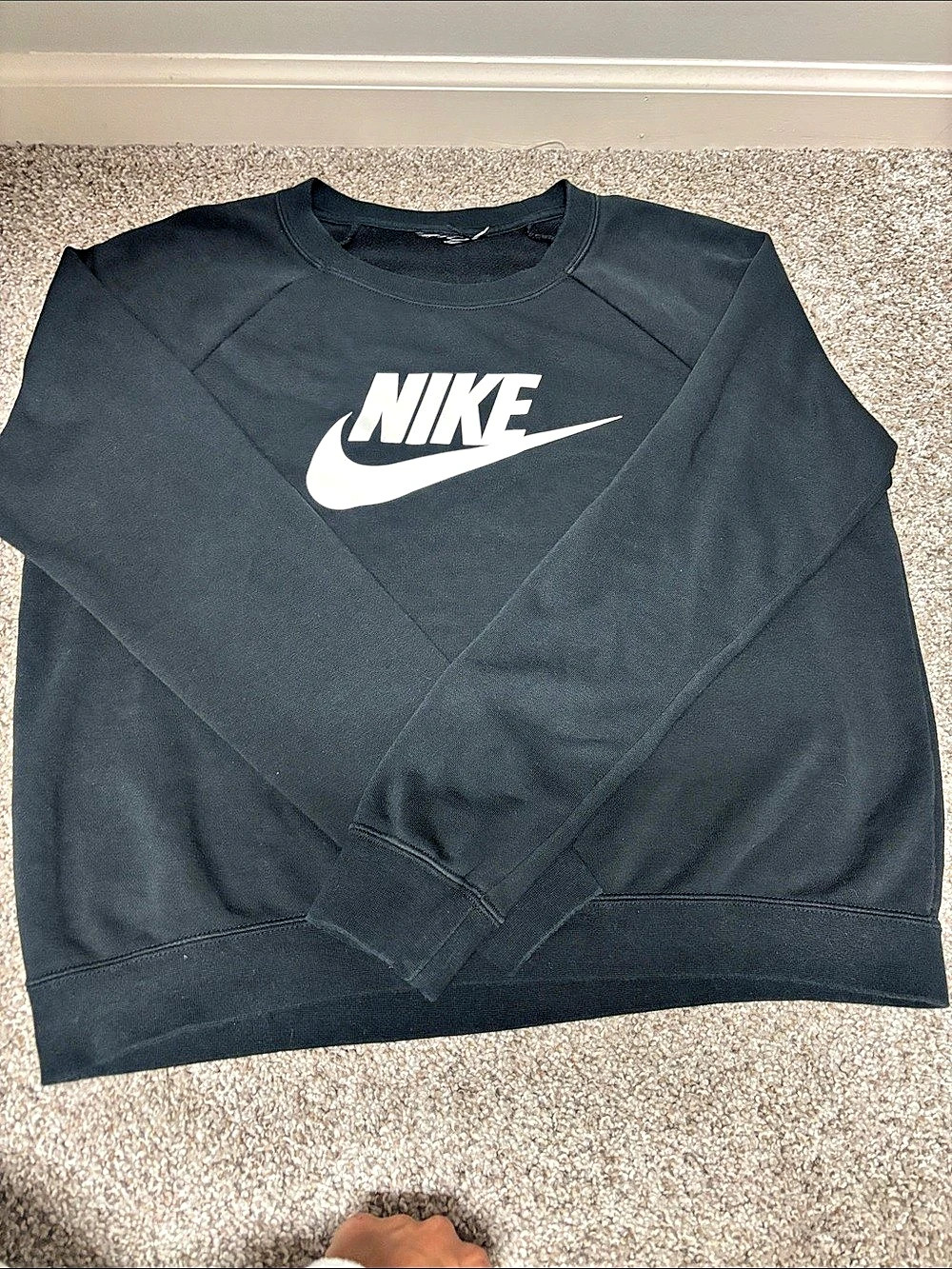 Nike Swoosh Sweatshirt in Black